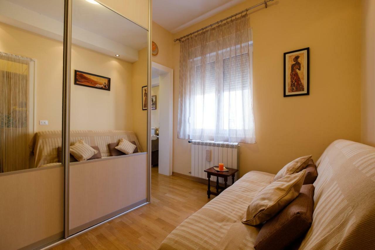 Jolie Apartment Belgrade Exterior photo